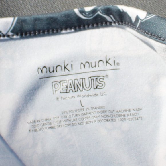 Peanuts Snoopy Dog Lover Soft PJ Top with Drawstring Size Large Womens - Picture 8 of 8